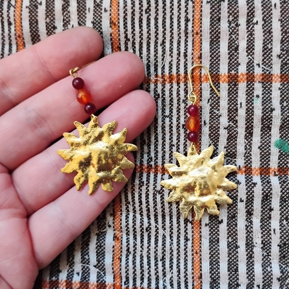 Hammered Sun And Stone Earrings - Handmade - Picture 3 of 3